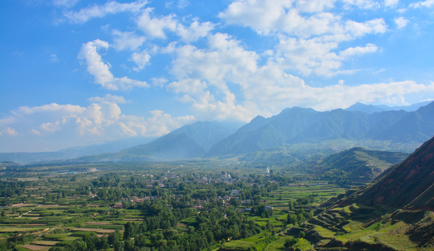 积石山县梅坡村