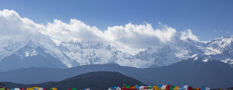 云南德钦梅里雪山全景图