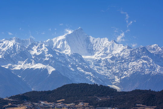 云南德钦梅里雪山卡瓦格博山峰