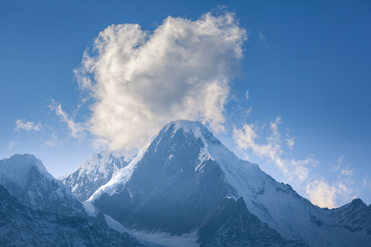 云南德钦梅里雪山自然风光