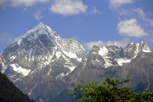 墨脱雪山