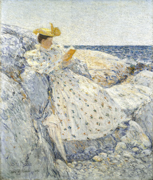 蔡尔德·哈萨姆海边看书的美女油画