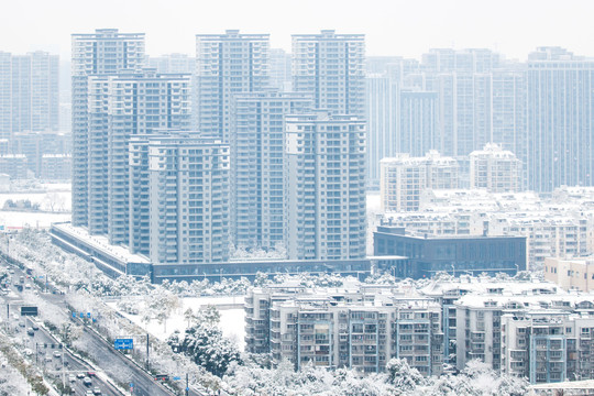 南方杭州冬天城市雪景建筑