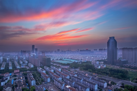 中国江苏江阴城市夜景和城市交通