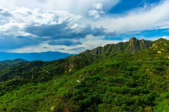 高山峻岭