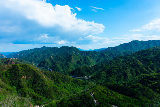 高山峻岭