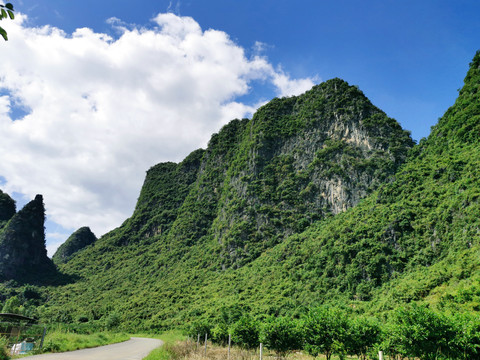 山峰层叠