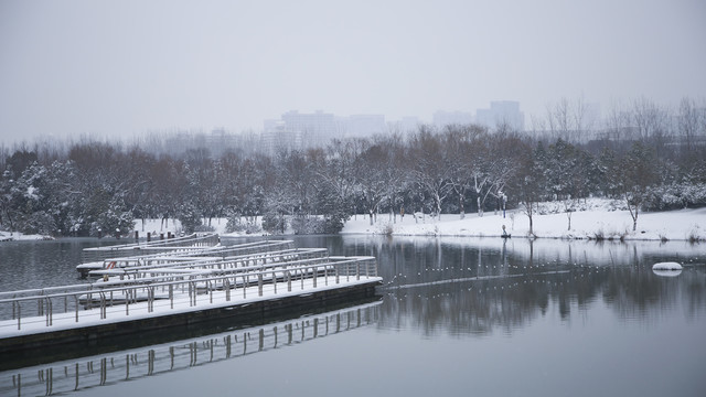 安徽省合肥市翡翠湖风景区雪景