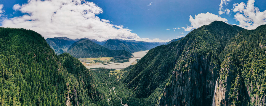 西藏林芝高山丘壑风景