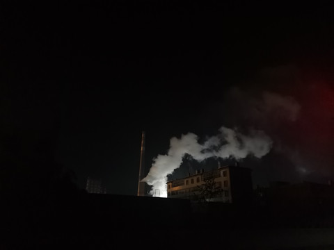 工业烟囱废气排放