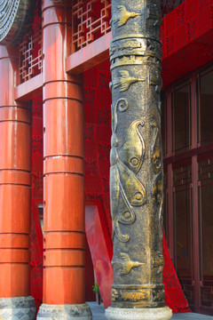 西江千户苗寨民族文化铜柱浮雕