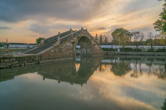 中国苏州千灯古镇古建筑和石拱桥
