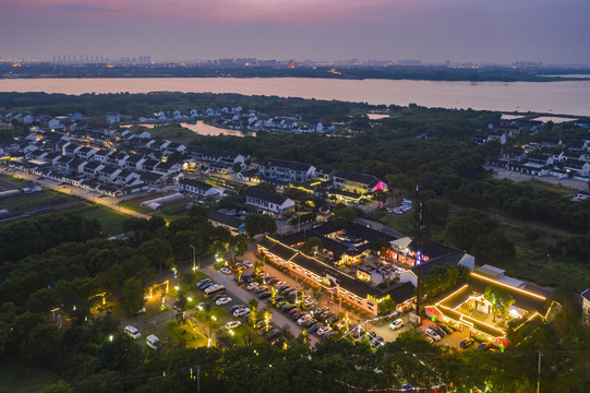 阳澄湖美人腿夜景