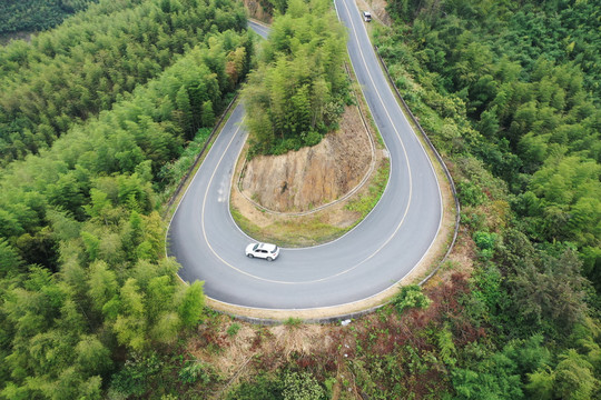 浙江安吉山区盘山公路