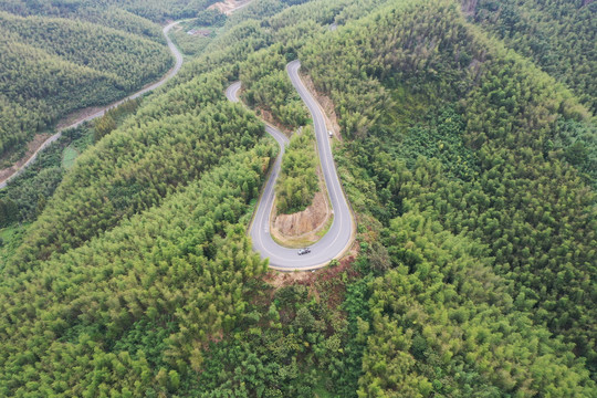 浙江安吉山区盘山公路