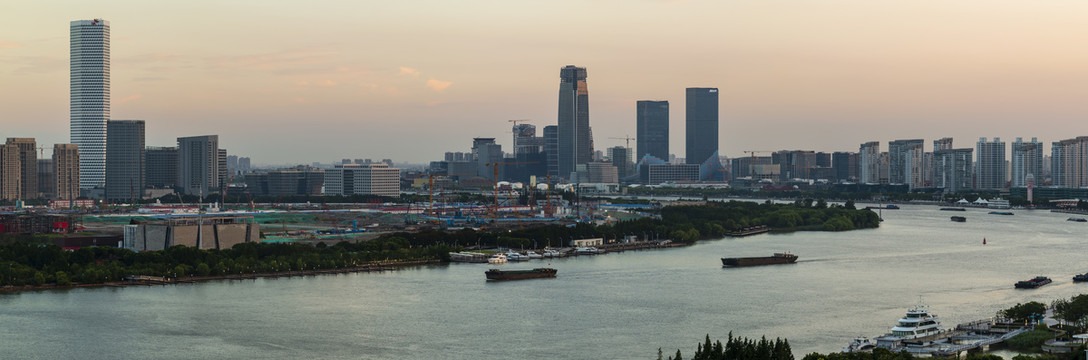 上海黄浦江夕阳风光后滩公园全景