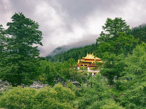 亞丁