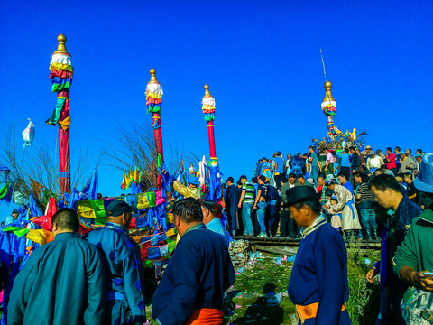 牧民祭祀敖包