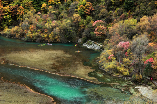 茂县松坪沟秋色生态湖水