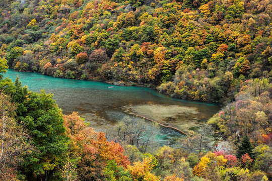 茂县松坪沟秋色生态湖水