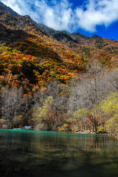 阿坝州松坪沟秋色湖水