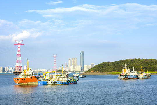 厦门海沧湾船只