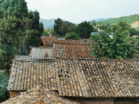 村庄瓦房屋顶