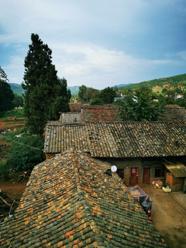 村庄瓦房屋顶