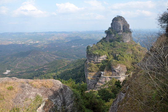 石头山