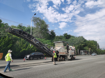 公路路面施工