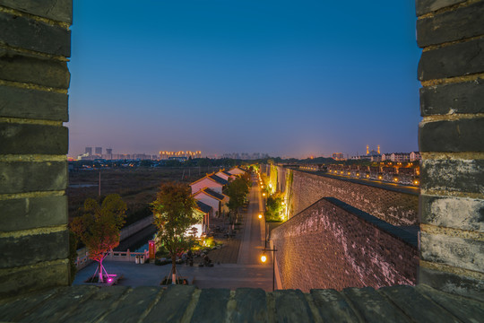 中国苏州古城墙古城楼古城门夜景