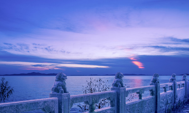 中国无锡嘉园古建筑和太湖美景