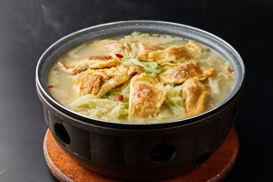 粉絲白菜煮蛋餃