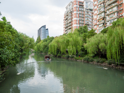 河道保洁遥控船