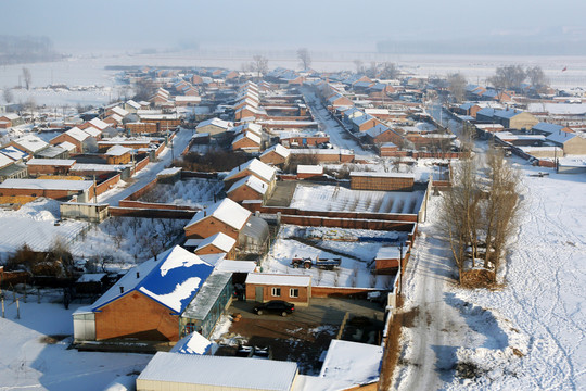 雪中的东北村庄