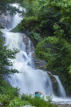 高山流水自成溪