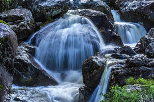 高山流水自成溪