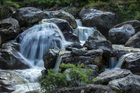 高山流水自成溪