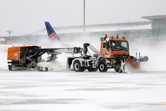 机场大型扫雪车