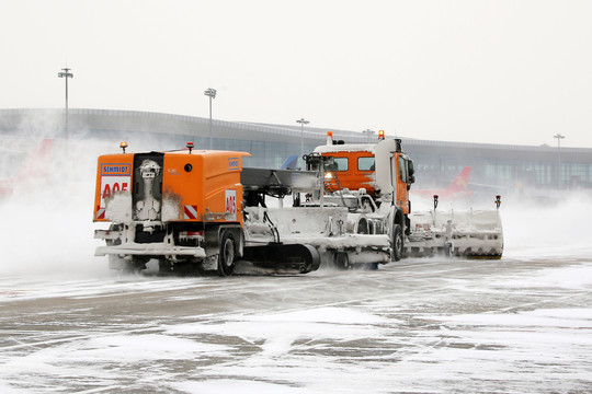 机场大型扫雪车