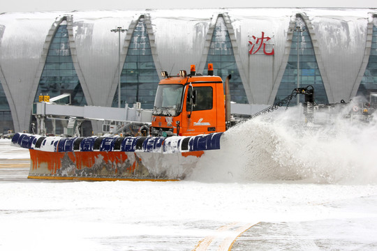 机场大型扫雪车