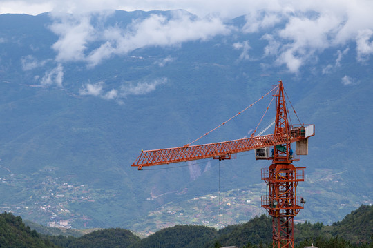 重庆巫山摩天岭建筑塔吊