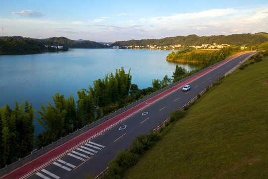 上犹南河湖旅游公路