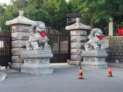 青岛湛山寺大门