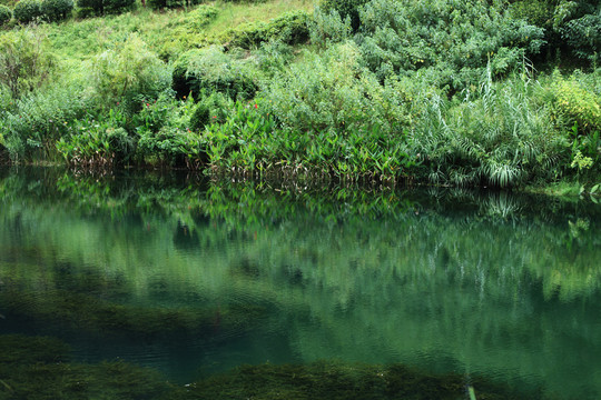 山林湖泊