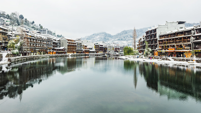 凤凰古城雪景