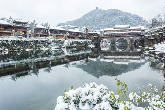 凤凰古城雪景