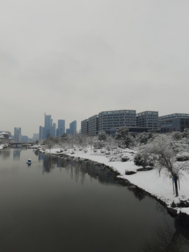 雪景之河岸