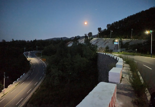 盘山公路夜景