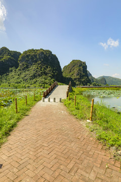 九龙峰林小镇景区风景